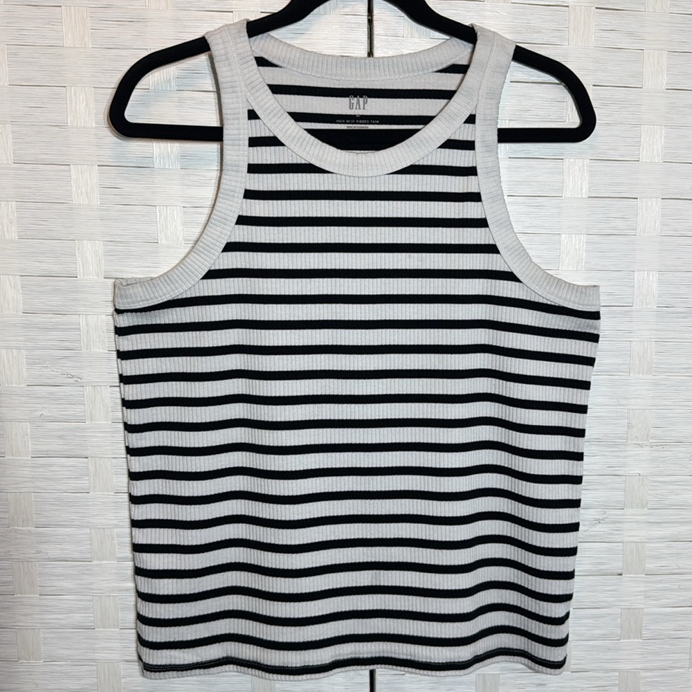 GAP Women’s Bundle (2) of Tank Tops -
(1) Black/White and (1) Blue Size XL - Picture 2 of 13